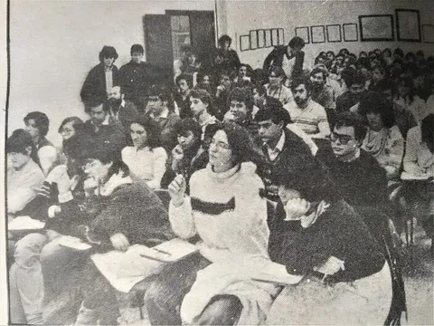 1.01-Assembleadejovescomunistes-Portaldel_Angel-5-12-1982mejorada
