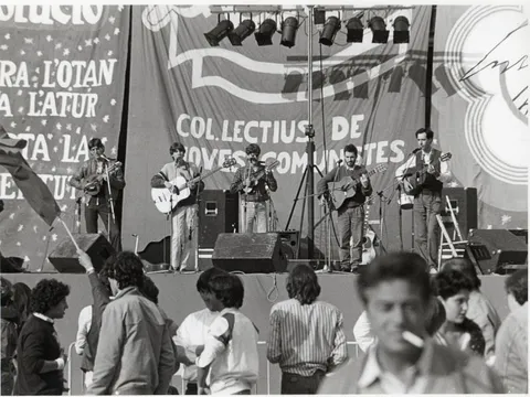 5.22-Musica-a-la-Festa-de-Revolucio-1985
