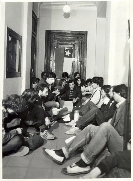 8.02-Ocupacion-Consulado-Chile-I-1985