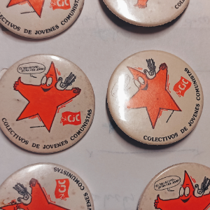 chapas de la campaña de los CJC El Socialismo otra vez joven