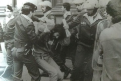 8.04-Ocupacion-Consulado-Chile-II-Jesus-Delgado-1985